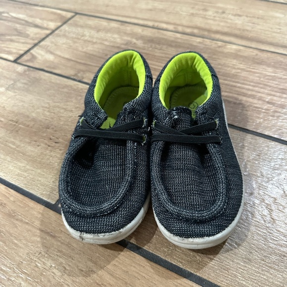 Toddler boys- Magellan shoes (size 10) - Picture 1 of 2